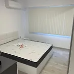 Deluxe * Varna